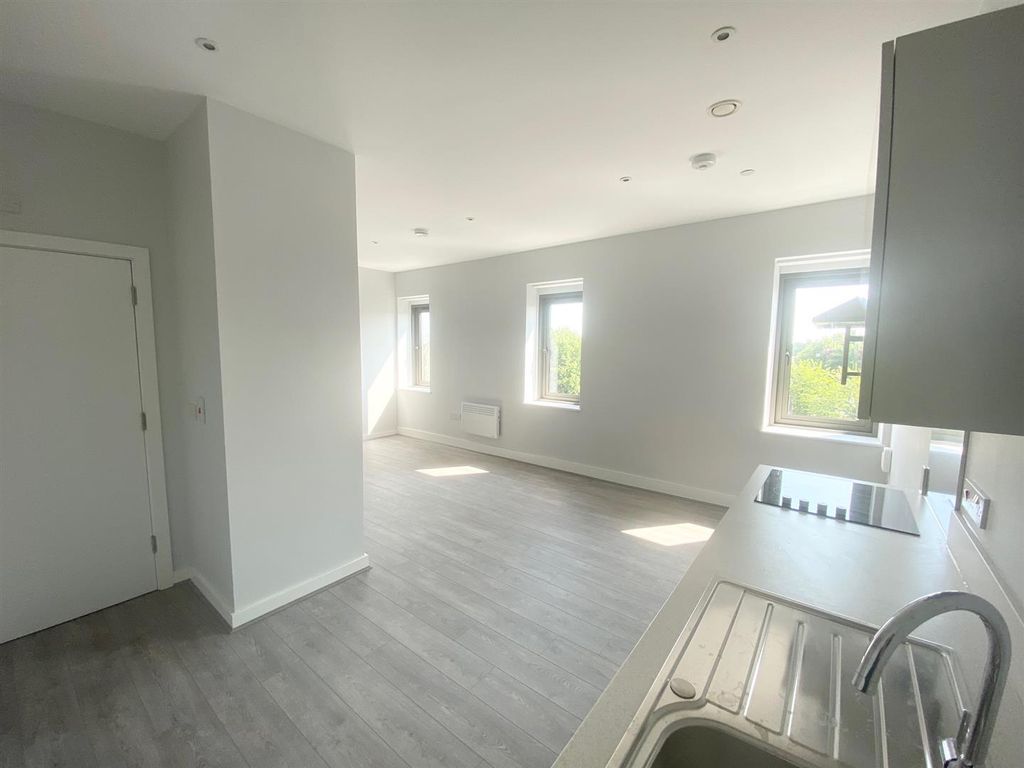 Property photo 3 of 6 Open Plan Living
