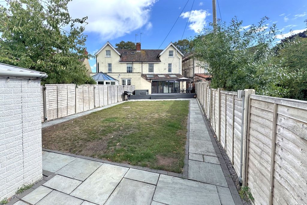 Property photo 2 of 18