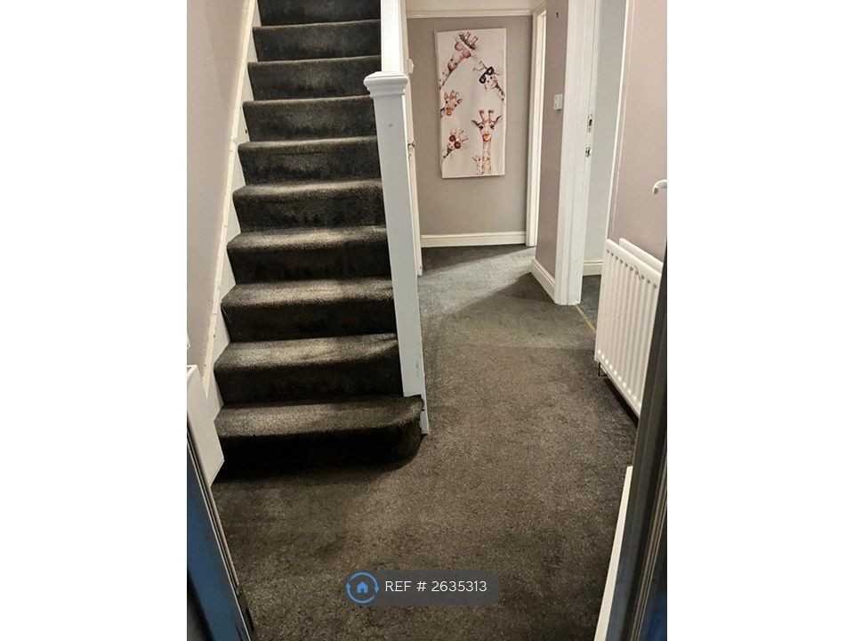 Property photo 2 of 18 Entrance
