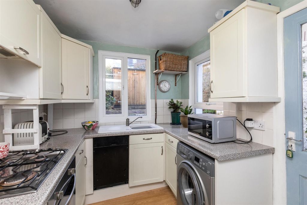 Property photo 3 of 11 Arnold Street-5.Jpg