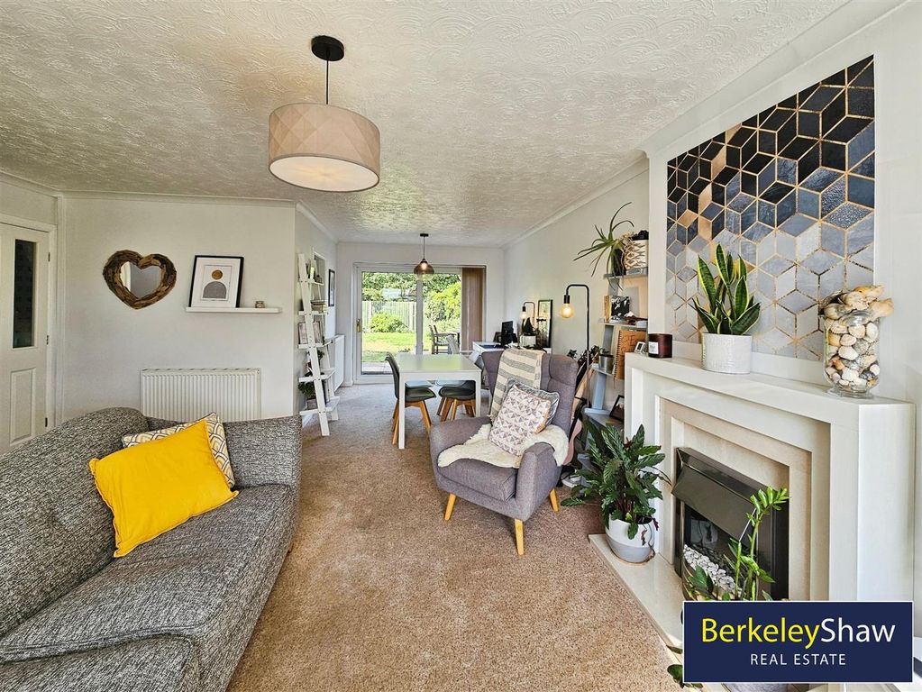 Property photo 3 of 19 Living Area