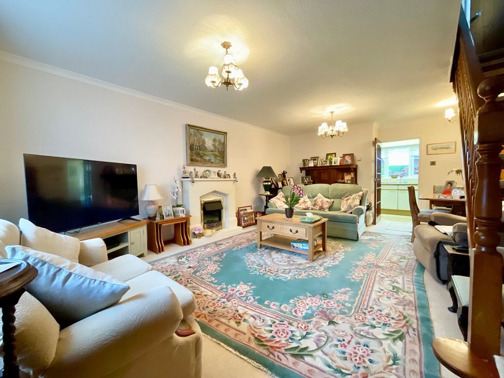 Property photo 3 of 13