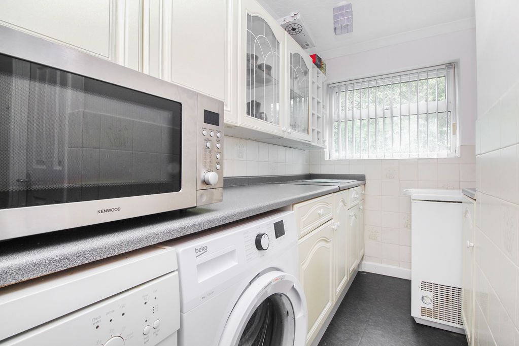 Property photo 2 of 17 Utility Room