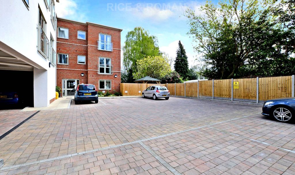 Property photo 3 of 4