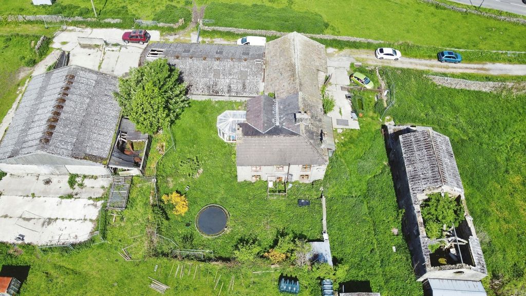 Property photo 1 of 9 Outbuildings