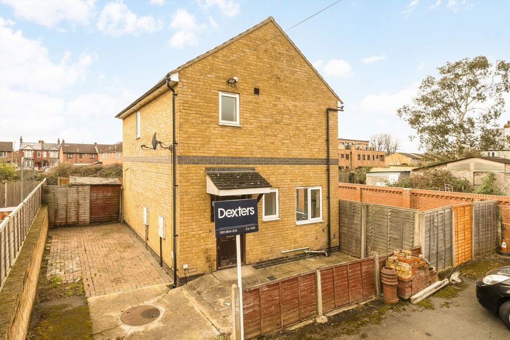 Property photo 1 of 8