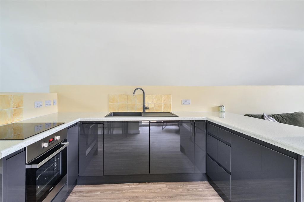 Property photo 2 of 18 Kitchen