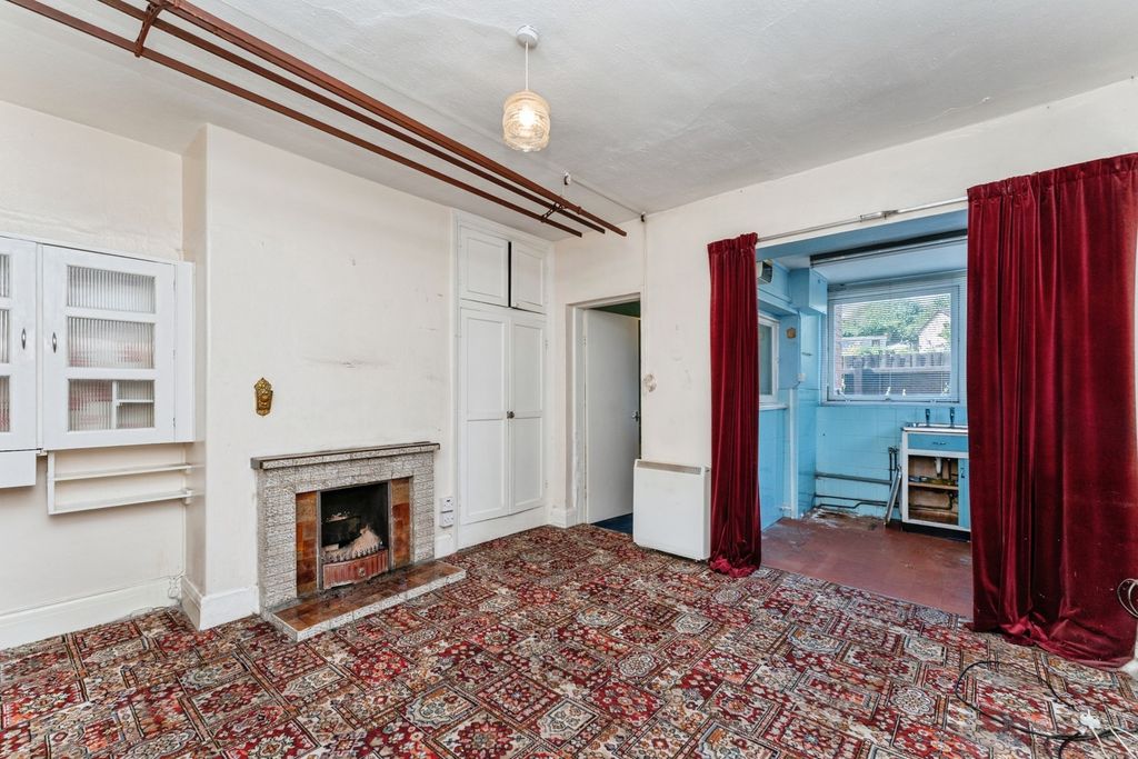 Property photo 3 of 18 Pbox-Img.Jpg