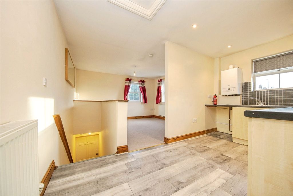 Property photo 3 of 13 Entrance