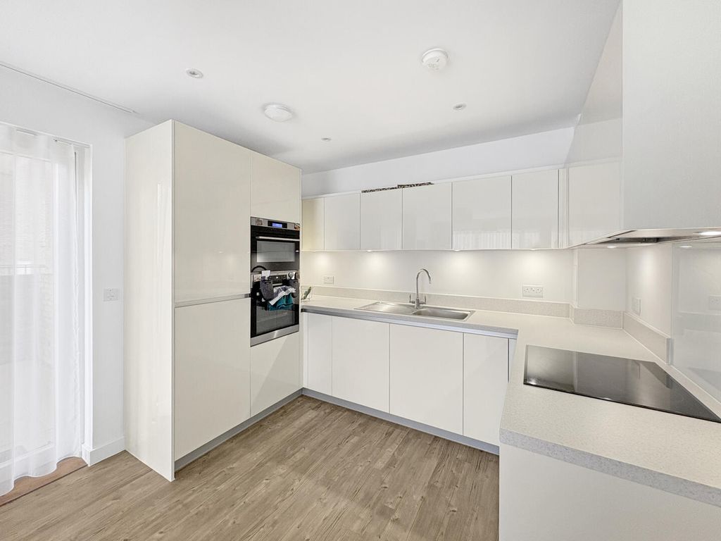 Property photo 2 of 11 Kitchen