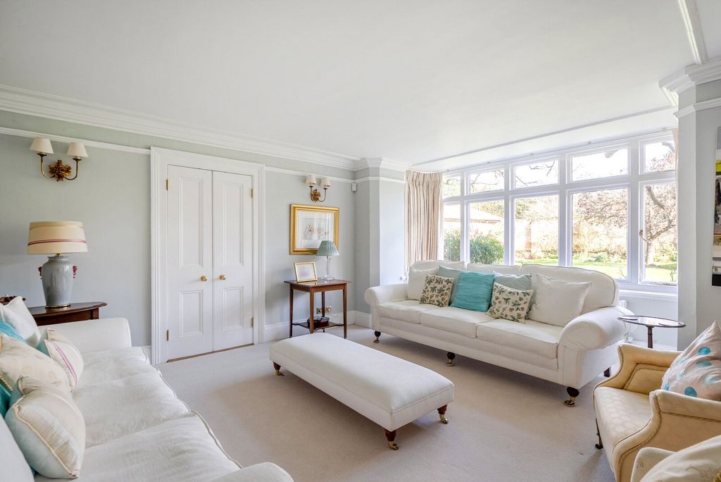 Property photo 2 of 38 Drawing Room