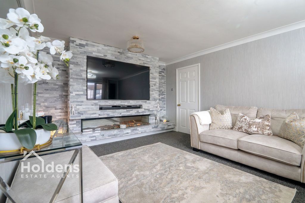 Property photo 2 of 29