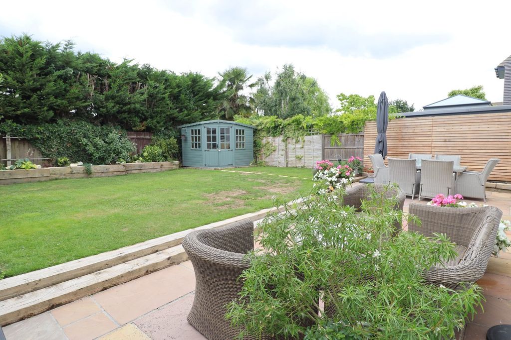 Property photo 3 of 32