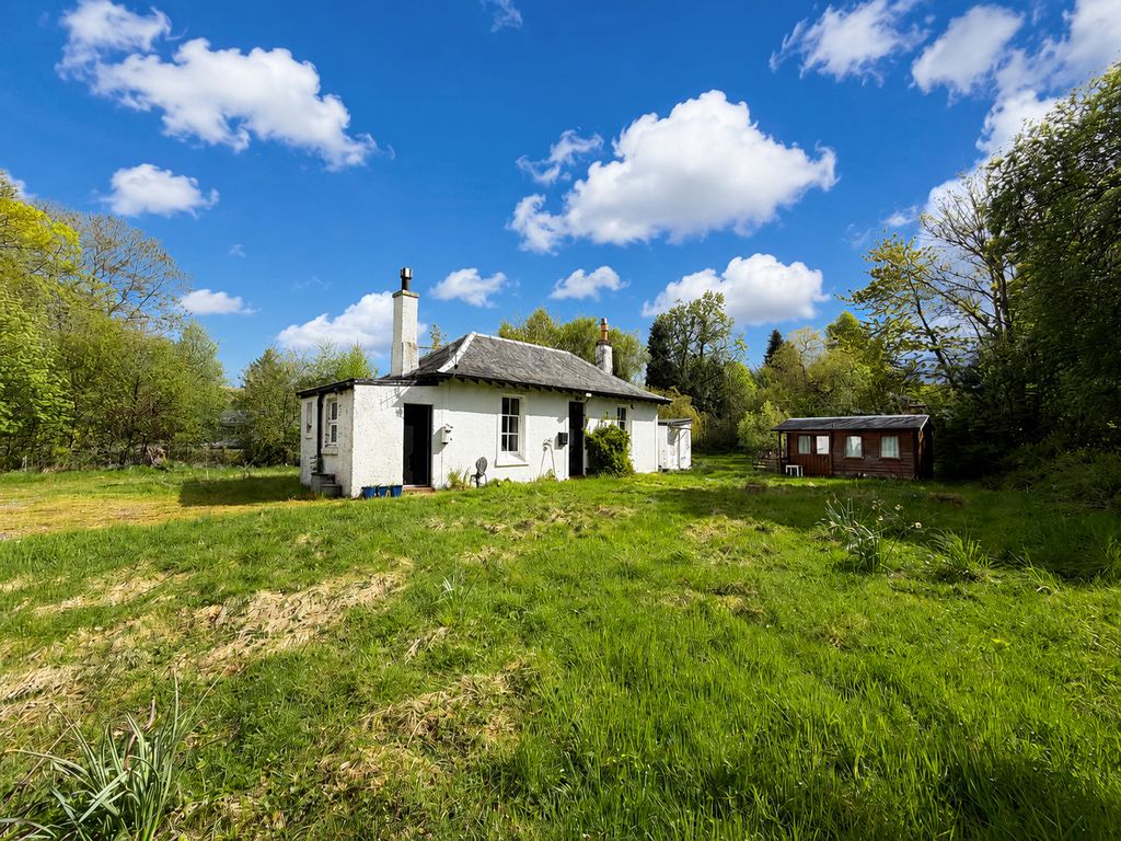 Property photo 1 of 32