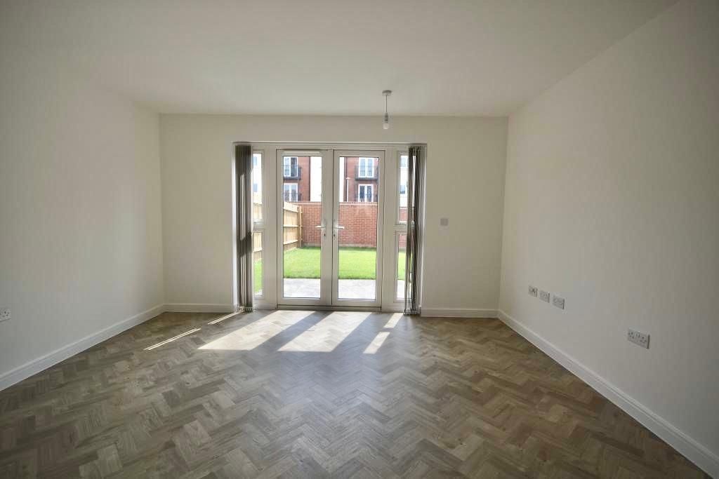 Property photo 2 of 23