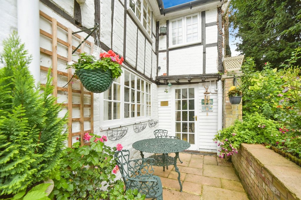 Property photo 2 of 17