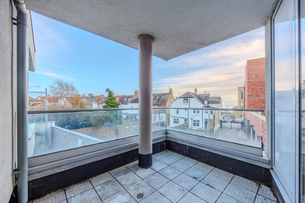 Property photo 3 of 19 Balcony