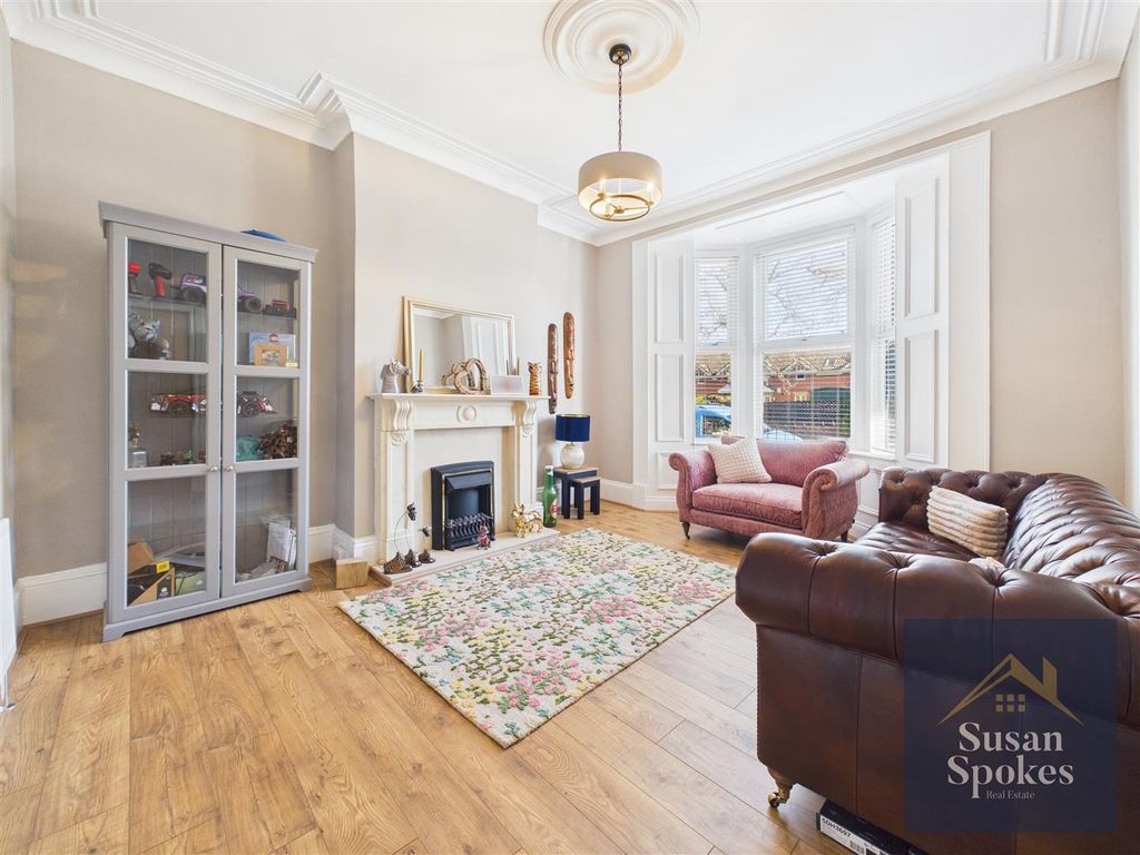 Property photo 3 of 29 Cam01858G0-Pr0244-Still001.Jpg