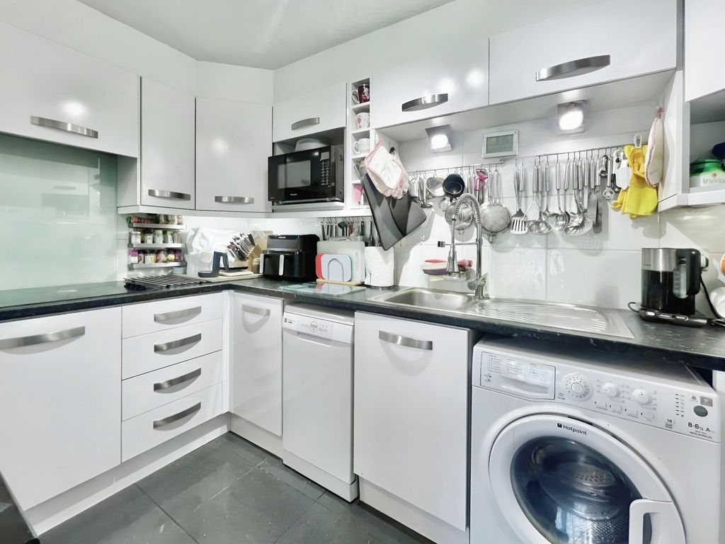 Property photo 3 of 9 Picture No. 04