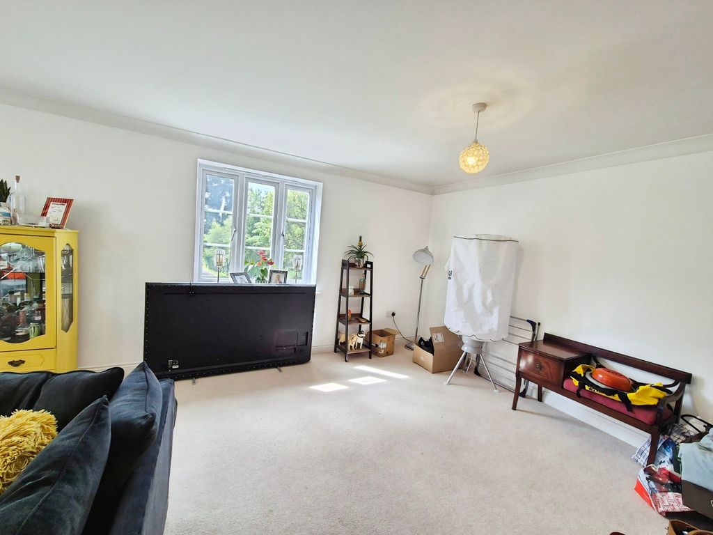 Additional image 8 of 2 bed flat for saleHawks Rise, Yeovil BA22