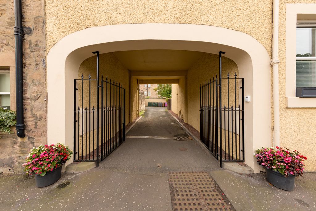 Property photo 1 of 18 14/6 Canaan Lane, Morningside, Edinburgh, Eh10 4Sg
