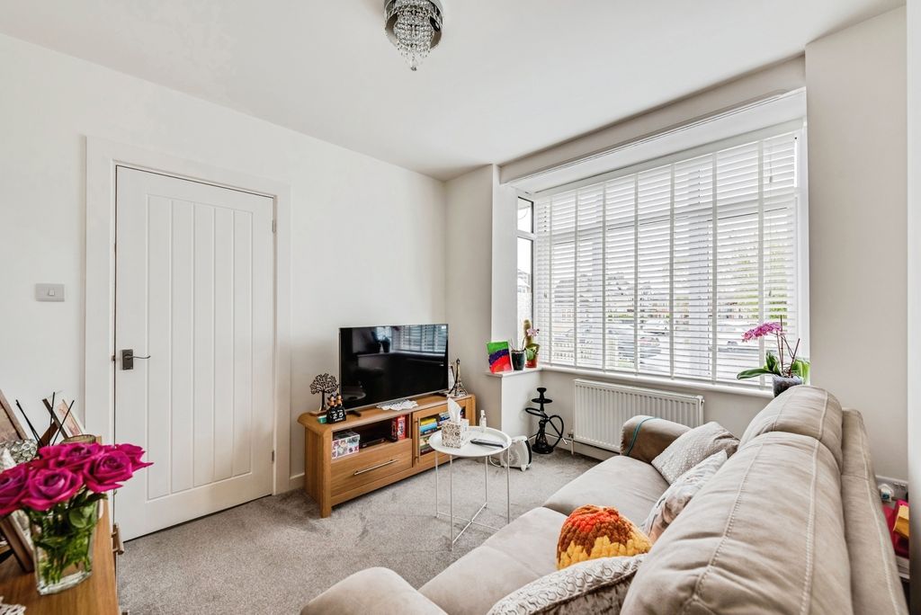 Property photo 2 of 12 Pbox-Img.Jpg