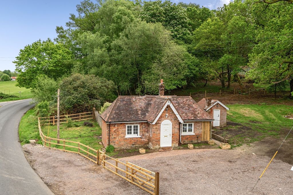 Property photo 1 of 9