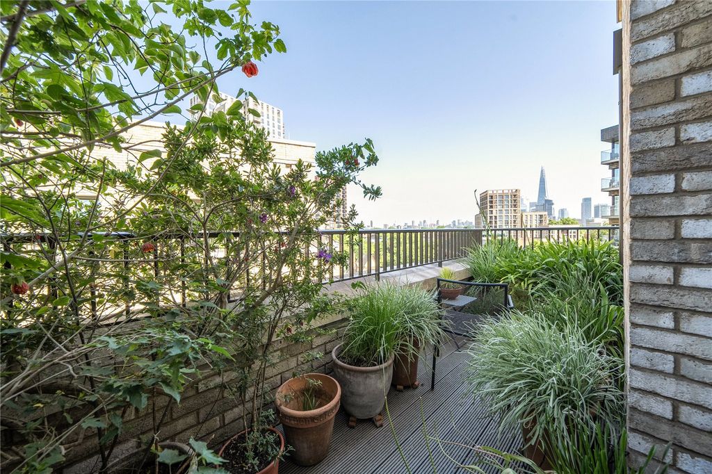 Property photo 2 of 24 Balcony