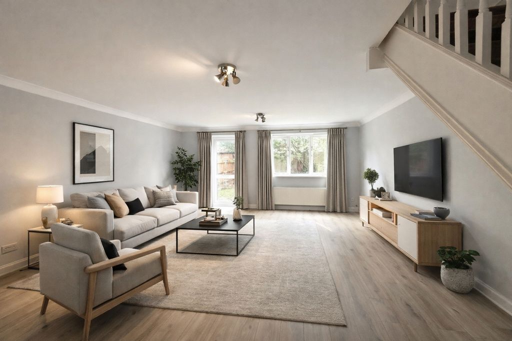 Property photo 3 of 12 Lounge After