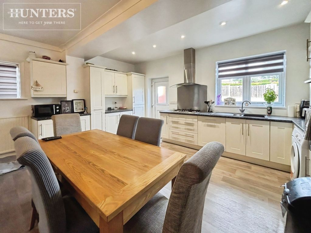 Property photo 3 of 15 Pbox-Dining_Room-336897.Jpeg