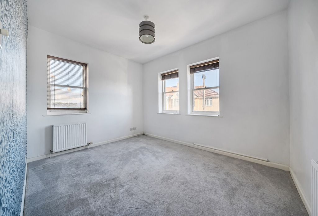 Property photo 2 of 12 Sitting Room