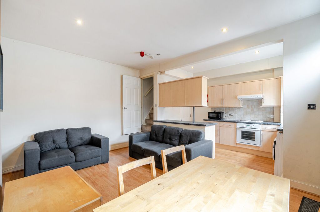 Property photo 2 of 10 Reception Room