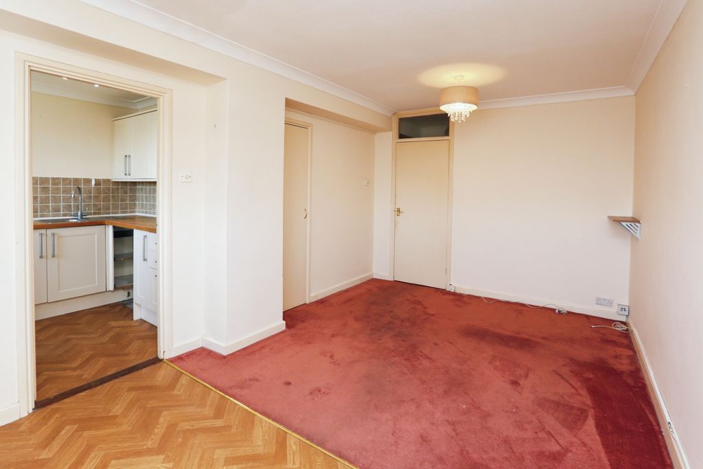 Property photo 3 of 12 Image
