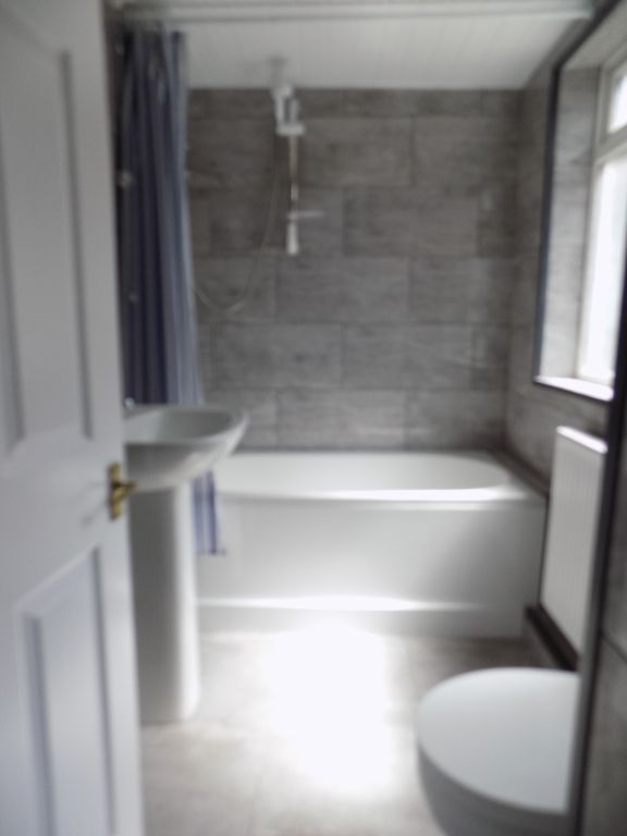 Property photo 3 of 9 Bathroom