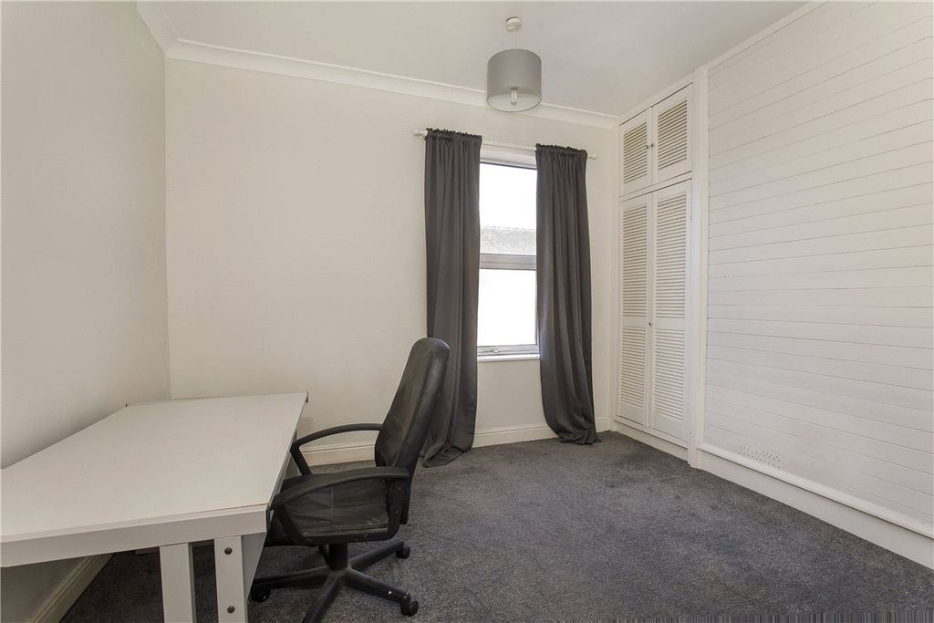 Property photo 1 of 9 Picture No. 05