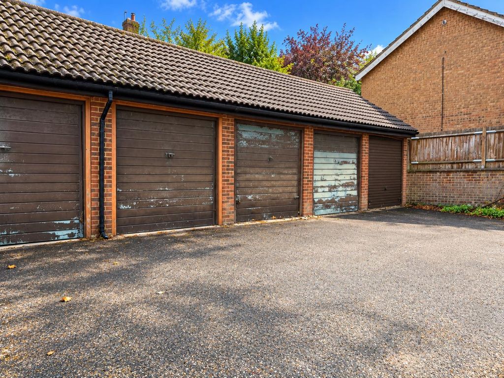 Property photo 2 of 12 Garage New.Png