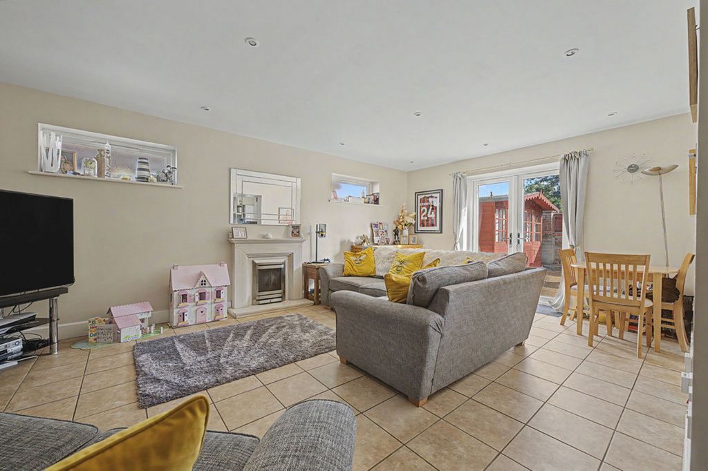 Property photo 2 of 42