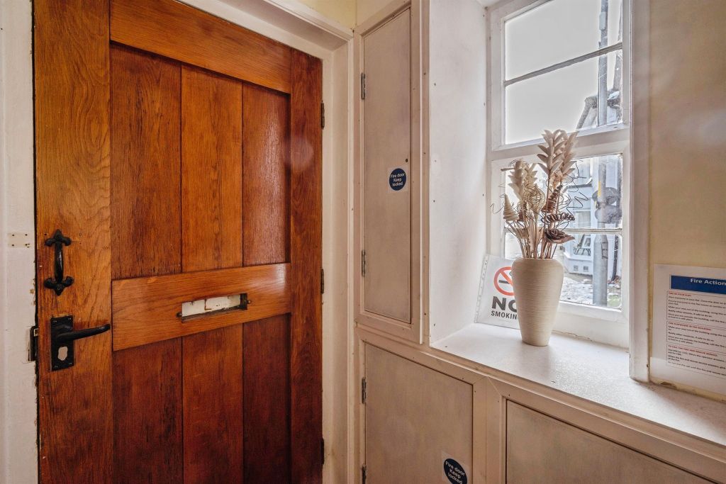 Property photo 2 of 9 Image