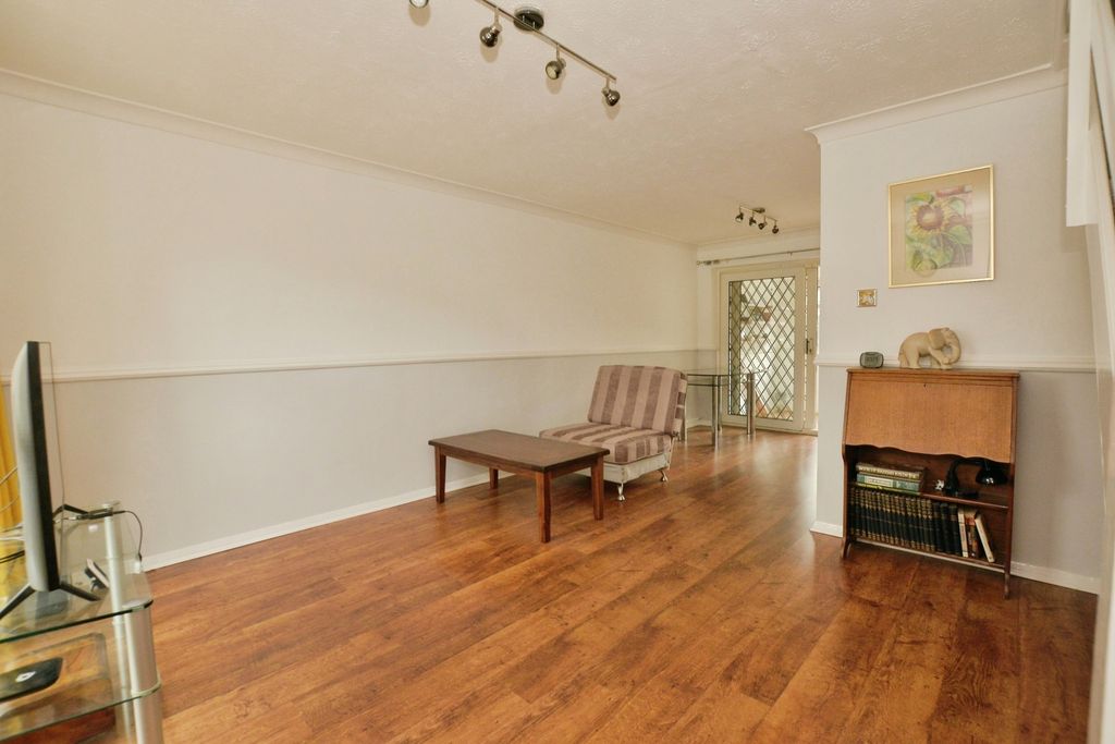 Property photo 2 of 14 Lounge