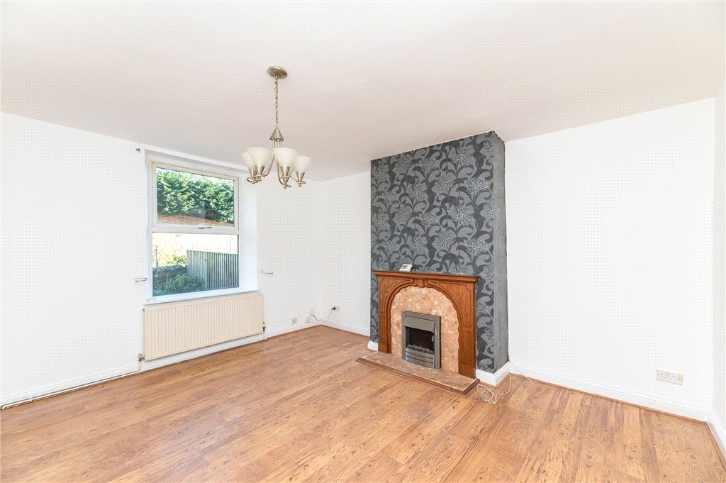 Property photo 2 of 21 Living Room