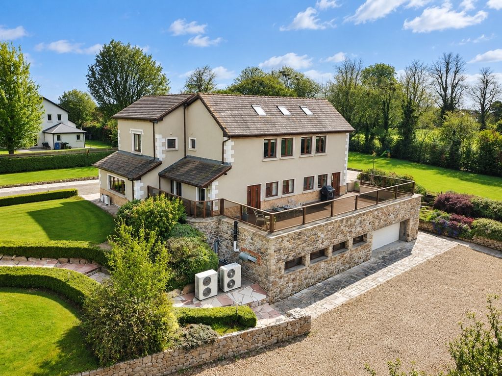 Property photo 1 of 46 Picture No. 54