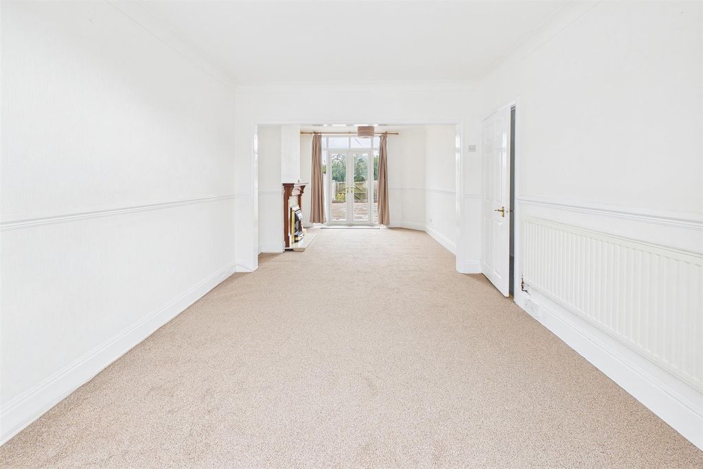 Property photo 3 of 13 Cam03736G0-Pr0288-Still001.Jpg