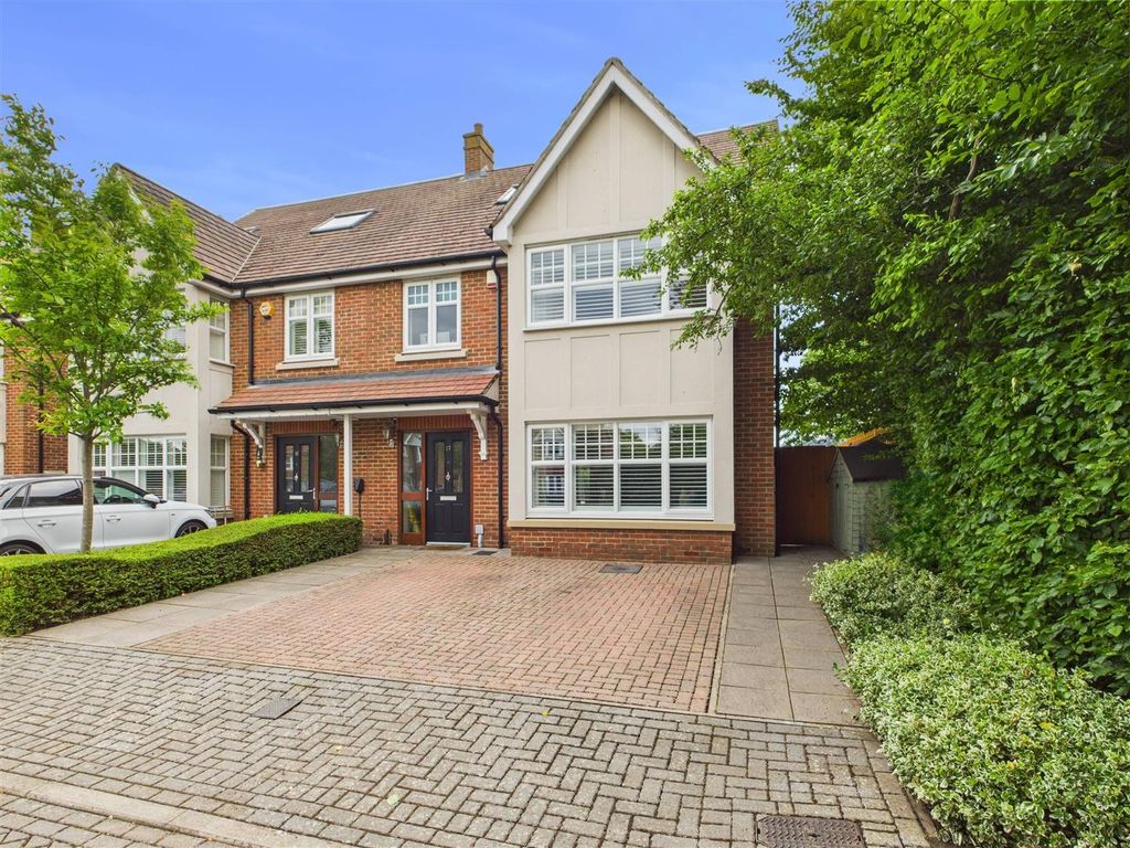 Property photo 1 of 32