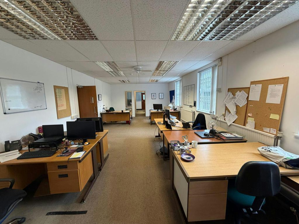 Property photo 3 of 10 P2.Jpg