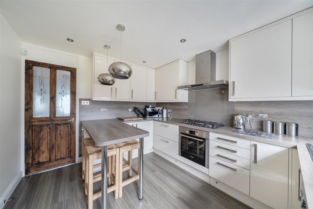 Property photo 3 of 13 Kitchen H.Jpg