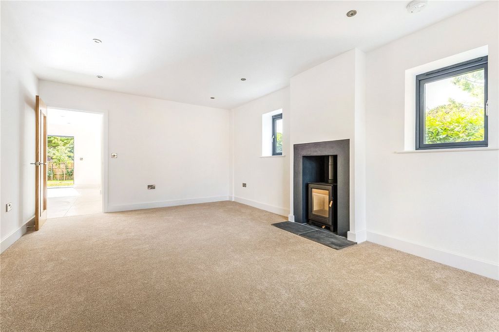 Property photo 3 of 10 Sitting Room