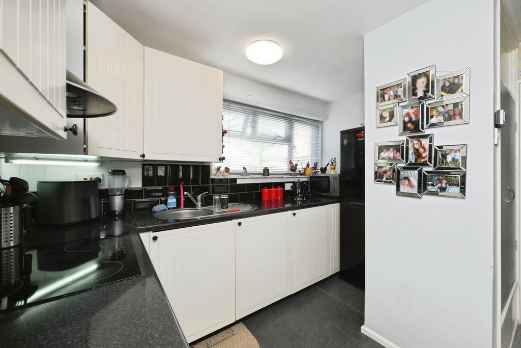 Property photo 3 of 13