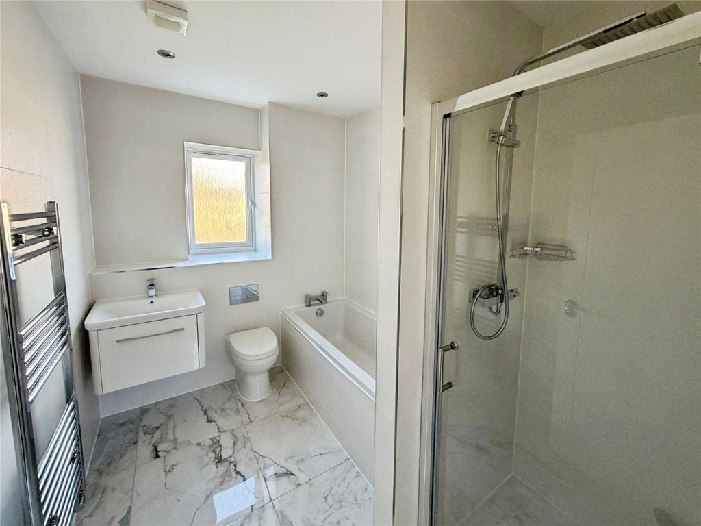 Property photo 2 of 14 Bathroom/Wc