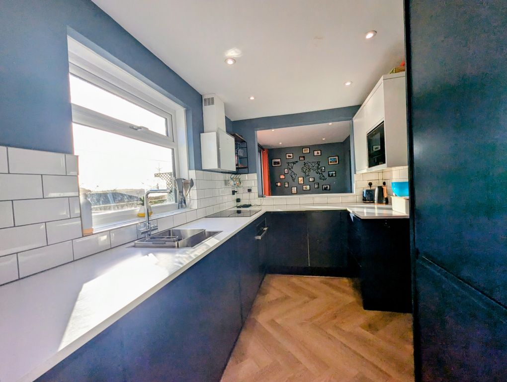 Property photo 2 of 20 Kitchen