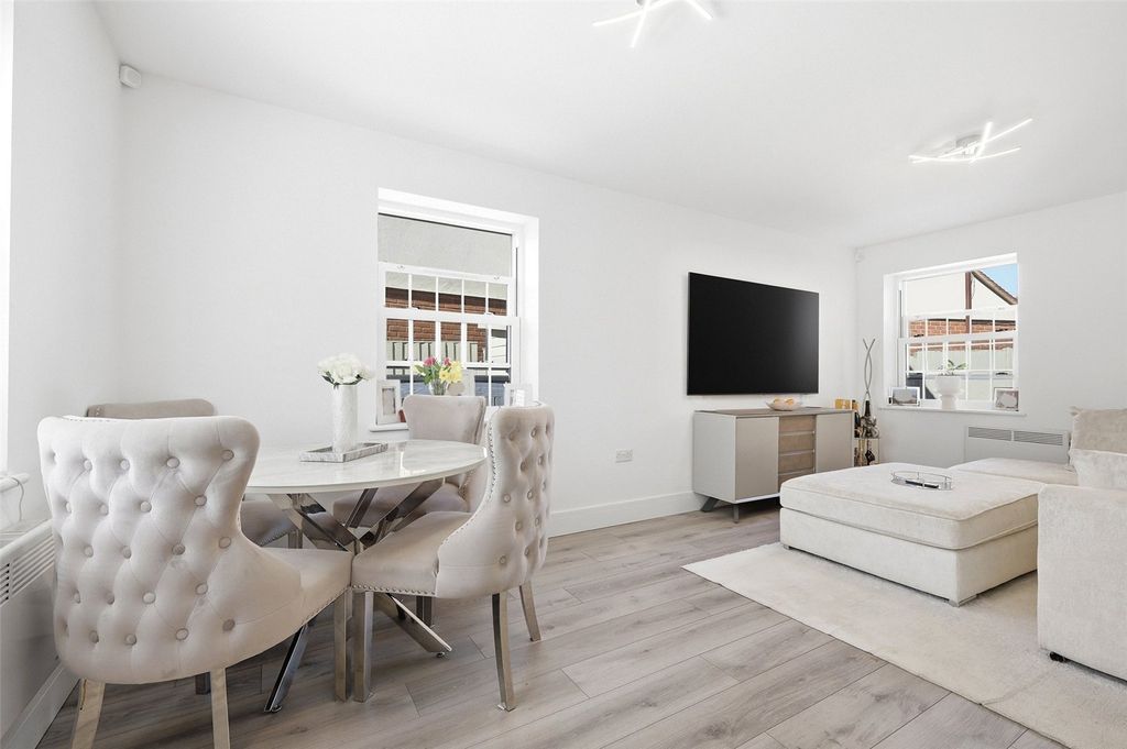 Property photo 3 of 20 Picture No. 21